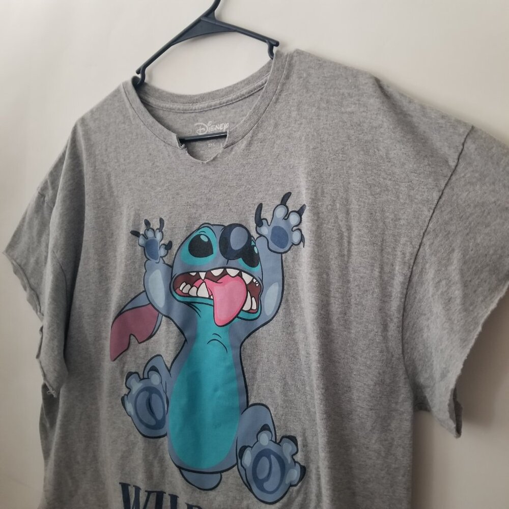 Disney Lilo & Stitch Women 2XL Gray Graphic Wild One Short Sleeve Cutoff Crop To - Picture 3 of 9